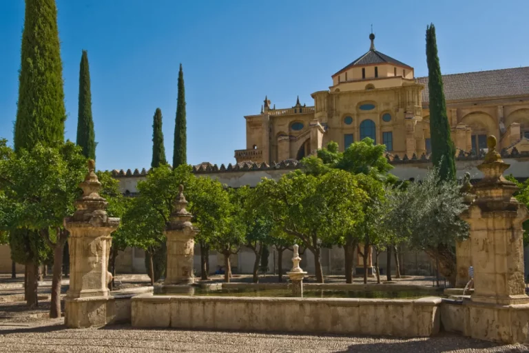 patio de los naranjos mezquita cordoba 768x512