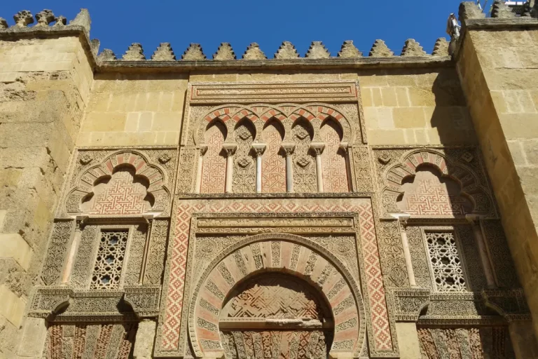 puerta mezquita cordoba visita guiada 768x512