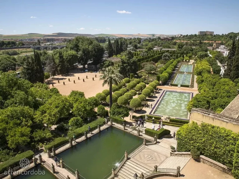 visita guiada alcazar y mezquita de cordoba 1 1 768x576