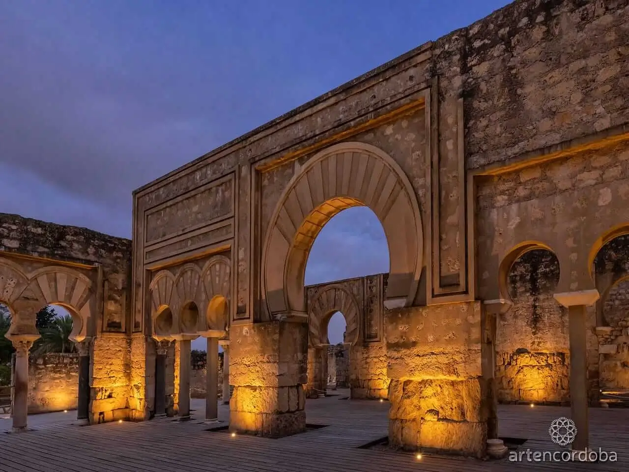Visita nocturna a Medina Azahara