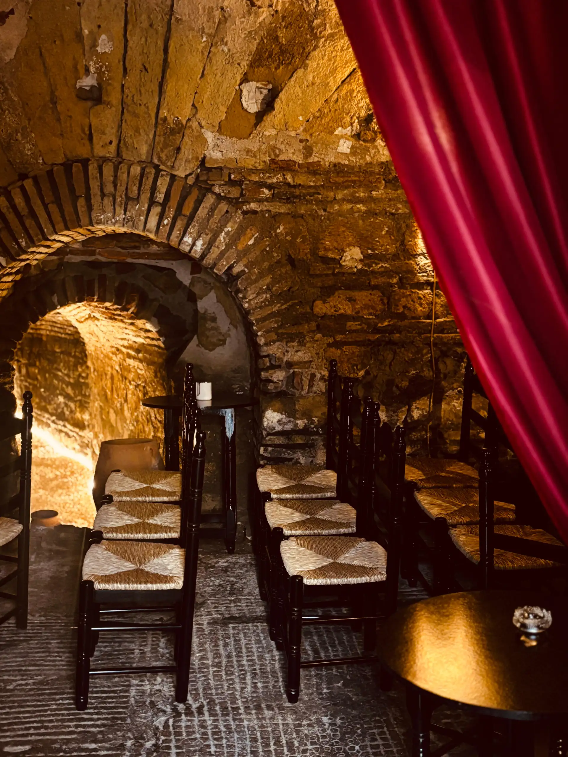 Vinos y tapas tablao flamenco Maestría